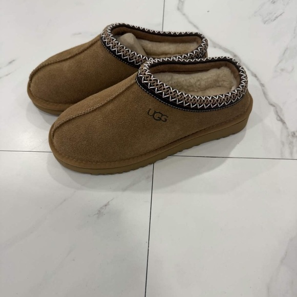 UGG Tasman Women’s Size 6, 7, 8 - Picture 3 of 5